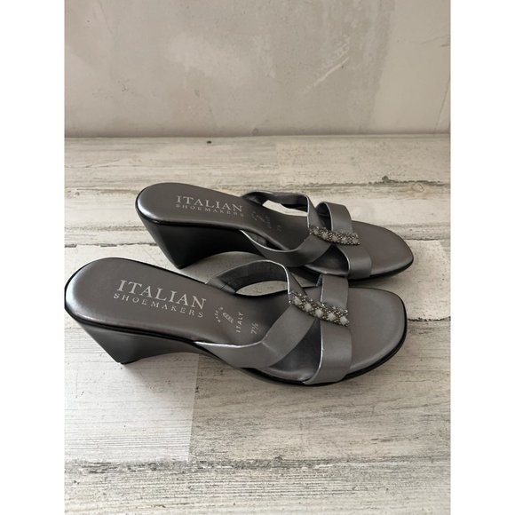 Italian Shoemakers made in Italy woman’s grey open toe sandals with faux stones - Picture 2 of 5